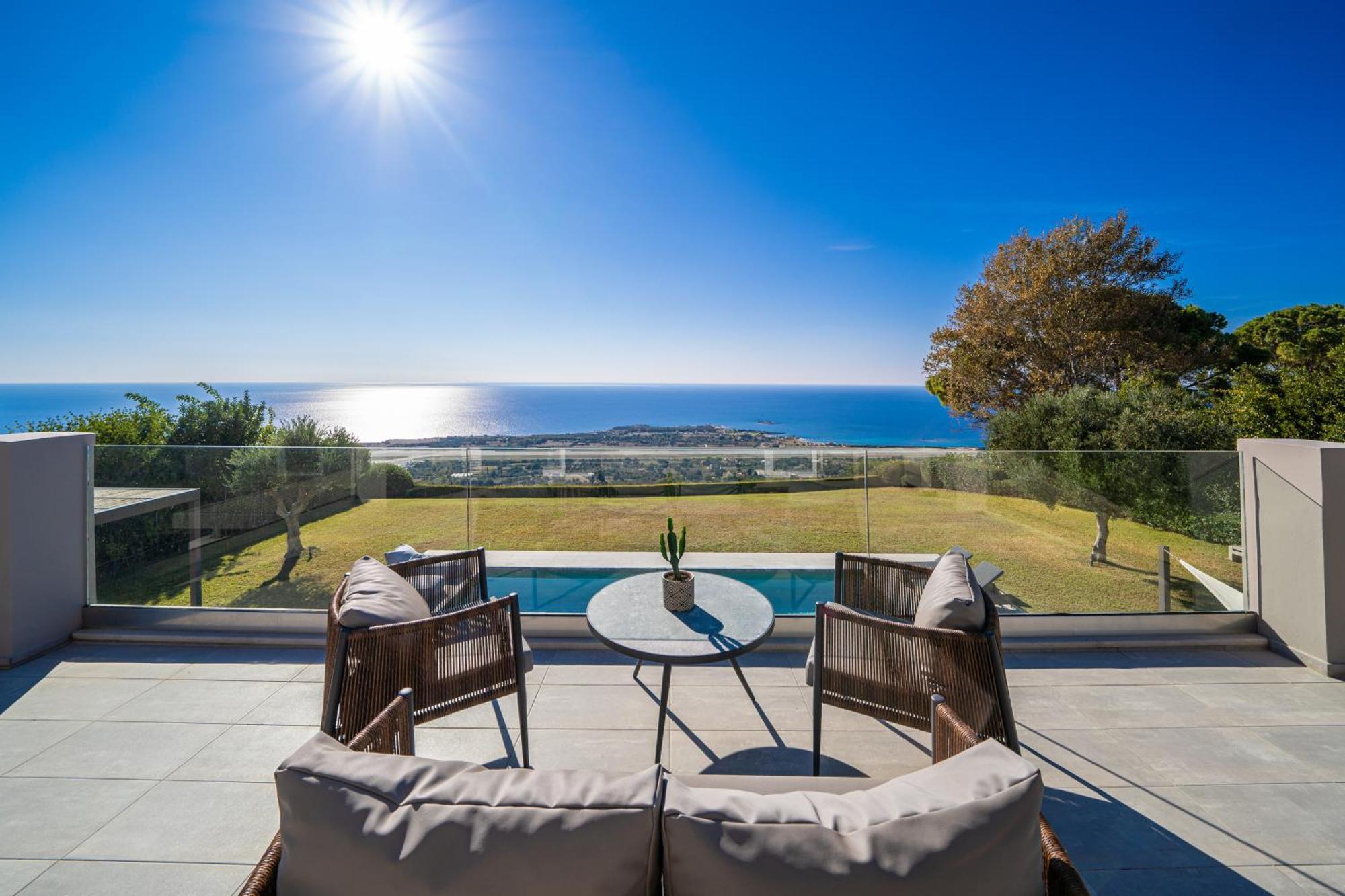 Vila Grande Azzurro In Lakíthra Exteriér fotografie